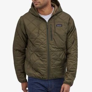 Patagonia Men’s Diamond Quilted Bomber S